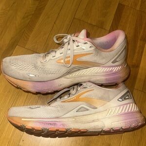 Brooks Adrenaline 23 (latest model) sneakers